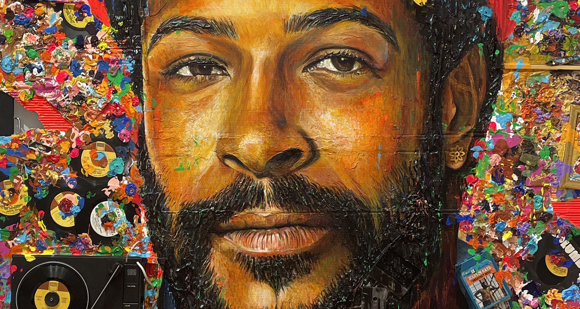 Portrait artistique de Marvin Gaye par Yann Couedor en collage et peinture avec vinyles et textures colorées